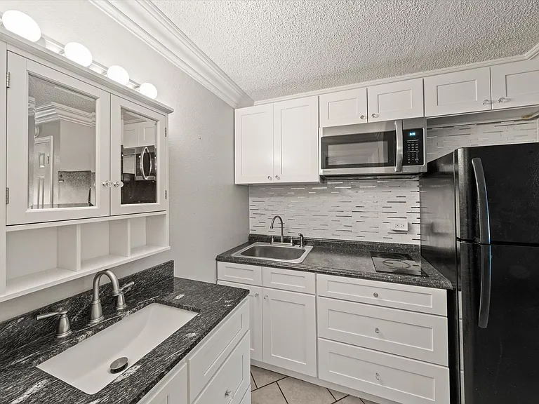 4025 Parkway — Photo 11