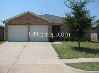 1804 Crested Butte Dr, Fort Worth, TX 76131