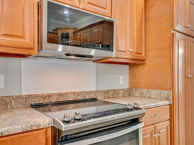 158 Kenilworth Dr — Photo 15