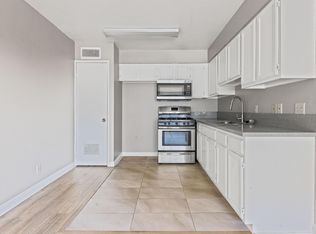820 S St Andrews Pl APT 303, Los Angeles, CA 90005