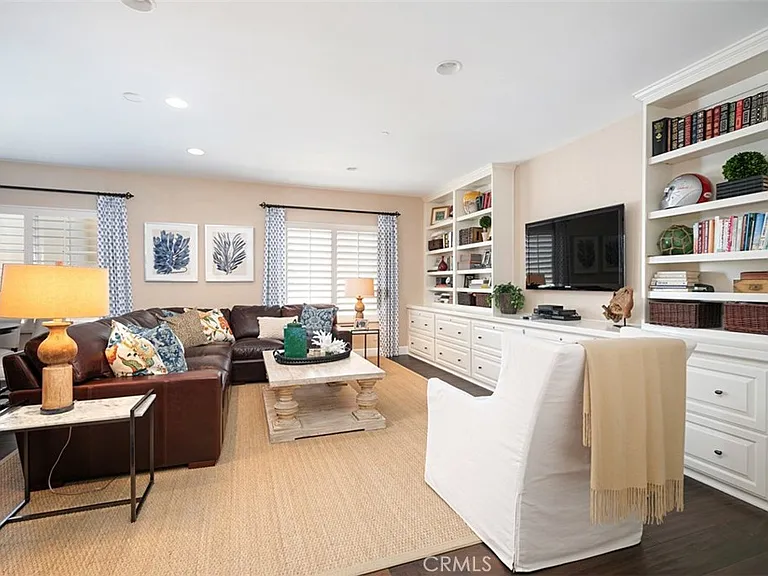 27 Via Monarca St — Photo 31