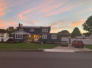 2 Ambassador Ln, Selden, NY 11784