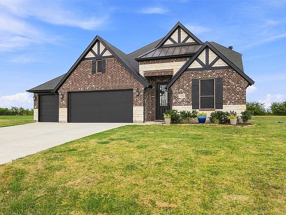 4th image of 1056 Hickory Ln