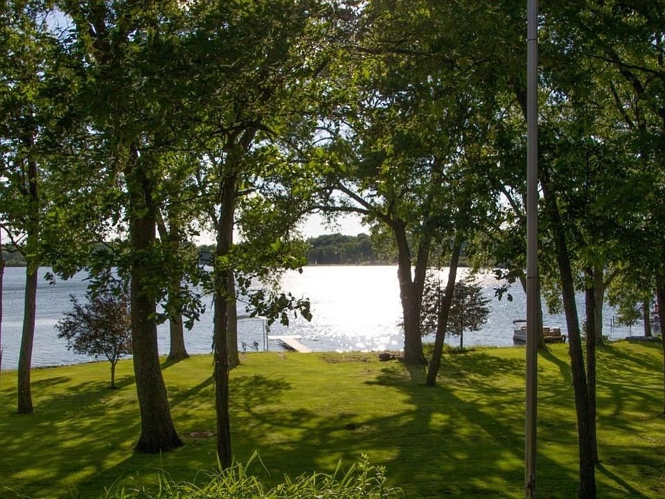 1st image of 3407 Lake Dr