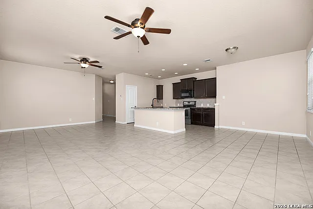 4 bed, 2.0 bath, 1625 sqft, $1,725 — Photo 4