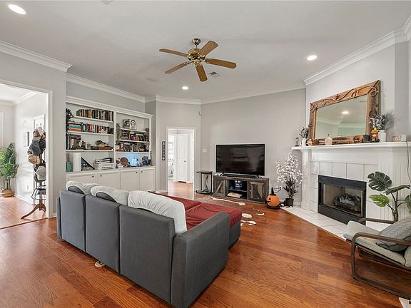 3rd image of 1524 Concord Cir