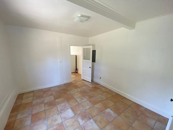 5th image of 419 Lincoln St APT 4