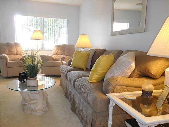 4th image of 24 Pine Arbor Ln