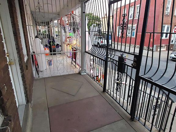 3rd image of 3046 Ella St