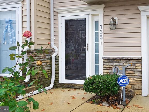 4th image of 135 Moore Dr