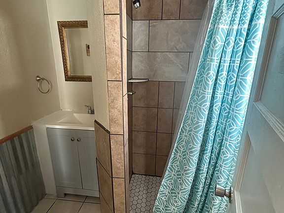 5th image of 705 N Date St #3