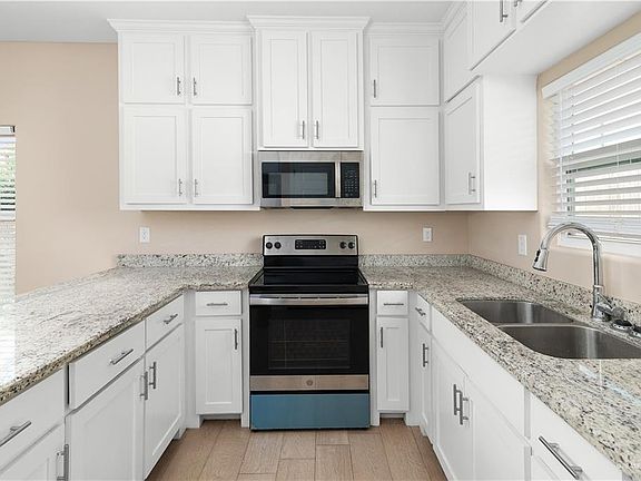 3rd image of 3000 W Kenwood St #2