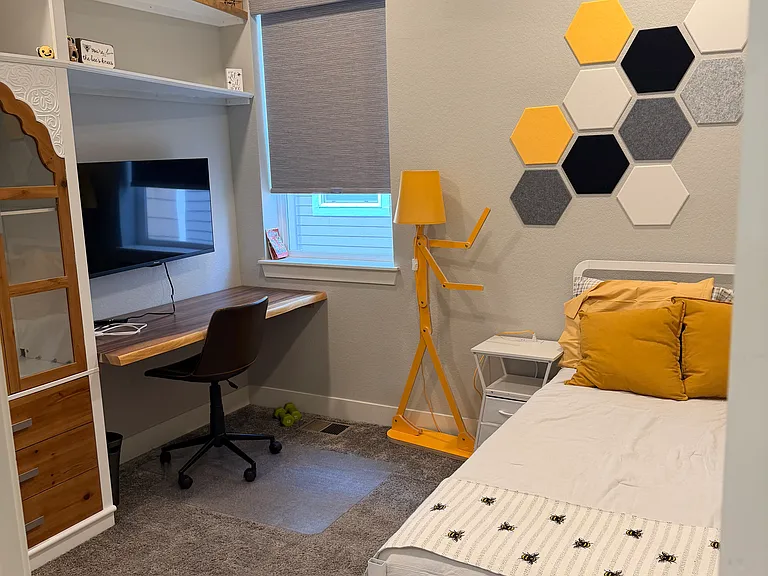 Twin Bedroom