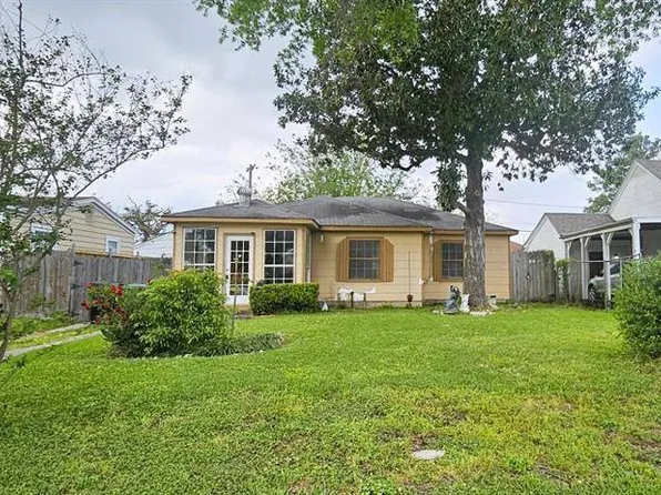 7567 Satsuma St, Houston, TX 77023