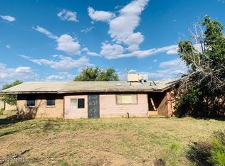 1368 E Woods Ln, Pearce, AZ 85625