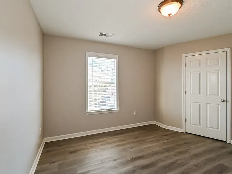 8730 Eagle View Dr — Photo 15