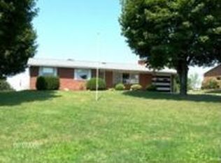 1551 Lakeside Dr, Pennsburg, PA 18073