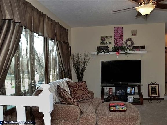 5th image of 1521 N Gate Cir