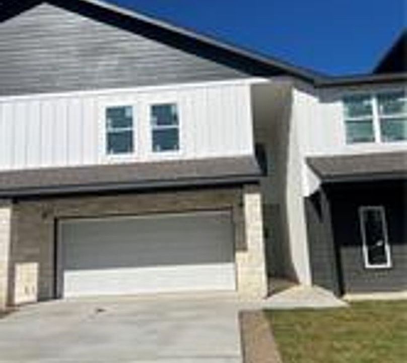 1st image of 1818 Royal Loop #1818