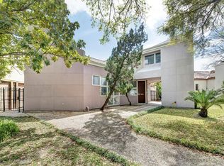 2135 Dunstan Rd, Houston, TX 77005