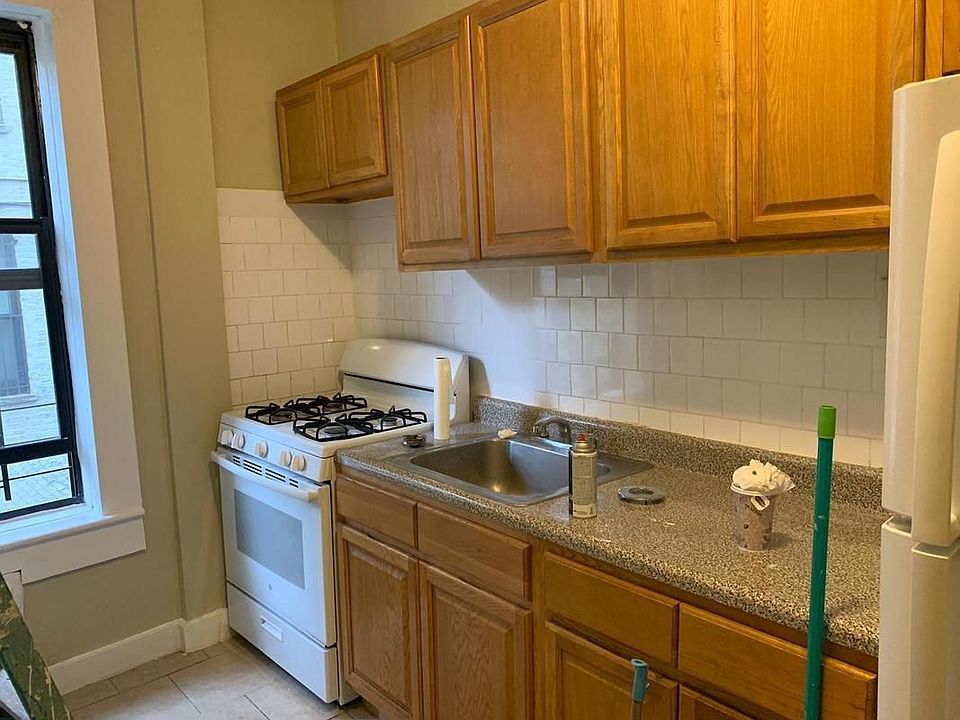 1st image of 366 Parkside Ave #B2