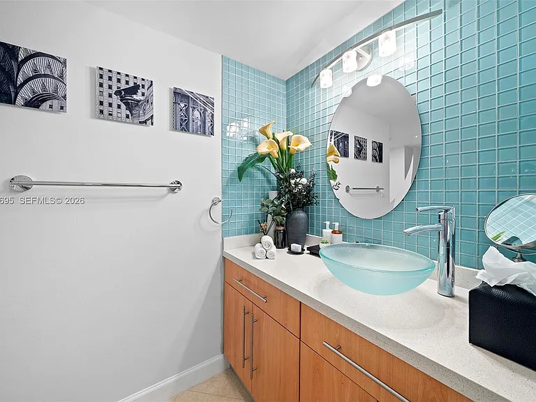 2301 Collins Ave #408 — Photo 40