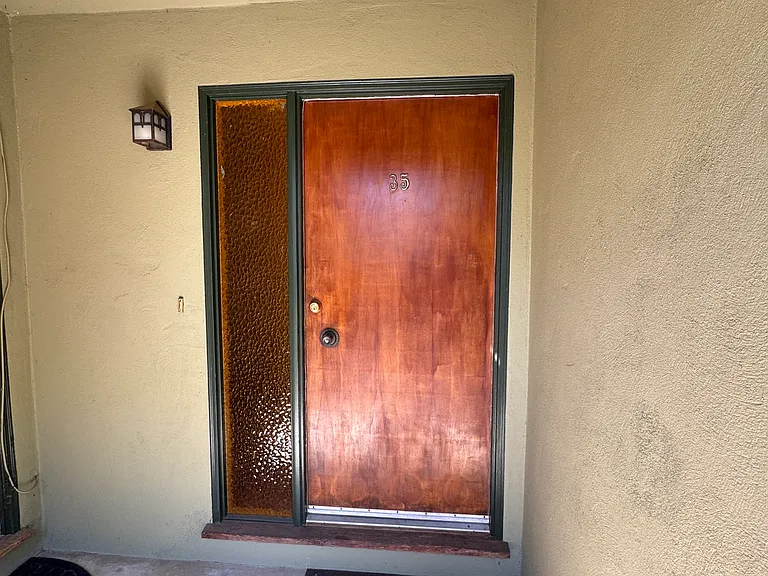 33-35 Simmons Way — Photo 3