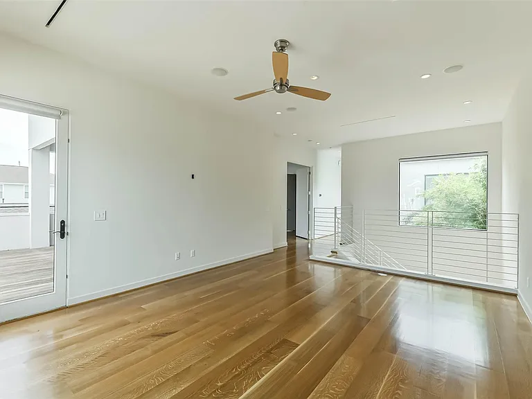 815 Alexander St — Photo 29