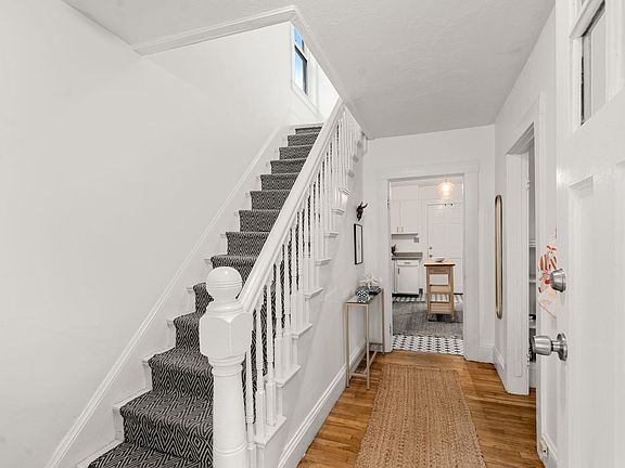 5th image of 49 Butler Ave