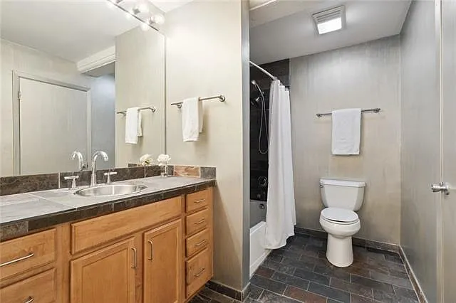 333 Julia St #204 — Photo 11