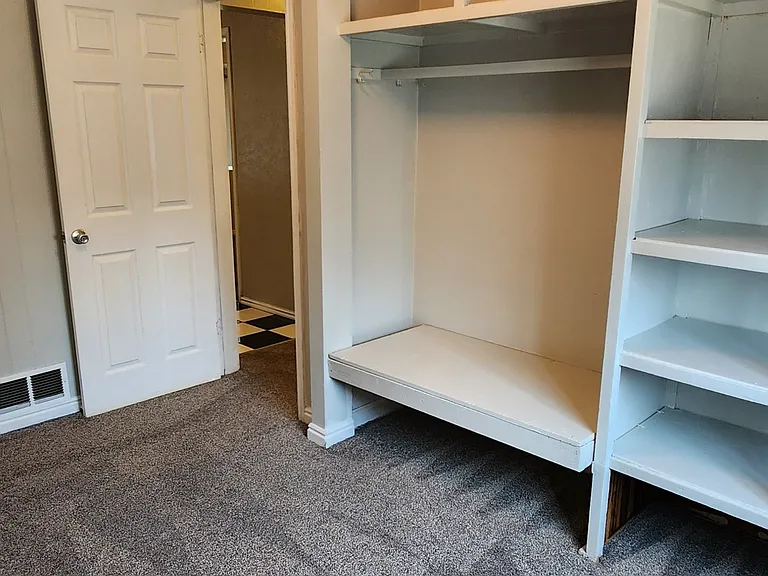 585 S 1200 W — Photo 16