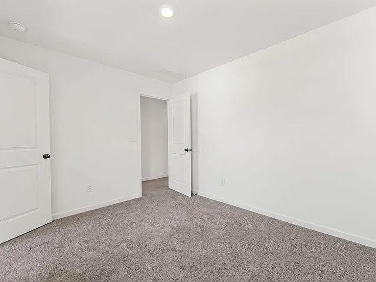 103 Dewitt Dr — Photo 34