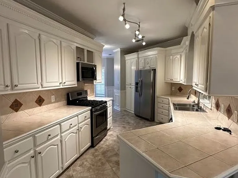 2206 Pinehaven Dr — Photo 5
