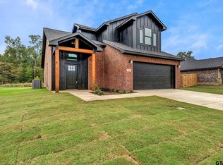 16026 Crossing Cir, Lindale, TX 75771