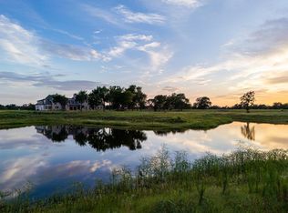 404 Blackberry Ln, Washington, TX 77880