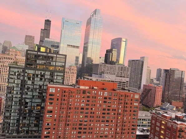 303 W Ohio St, Chicago, IL
