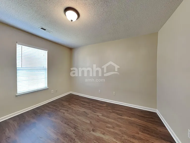 555 Whistling Swan Dr — Photo 13