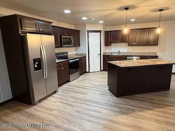 2nd image of 2286 Prairie Oak Dr