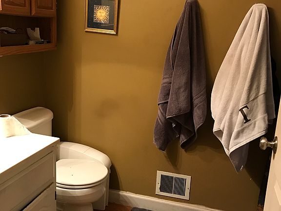 4th image of 217 Village Ct