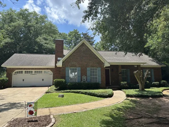 107 Rainbow Dr, Dothan, AL 36303