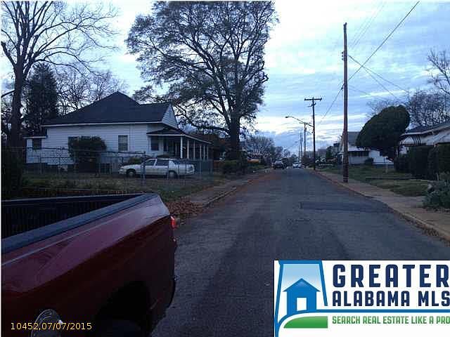 2nd image of 910 18th Way SW