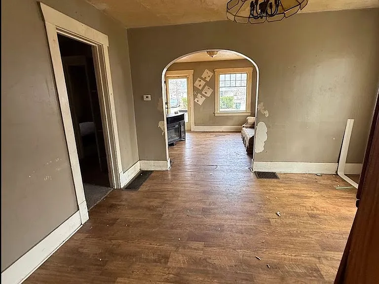 821 N Oakland Ave — Photo 2