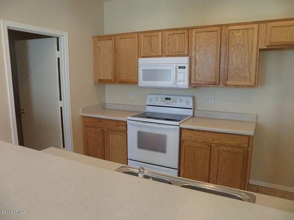 5th image of 44197 W Askew Dr