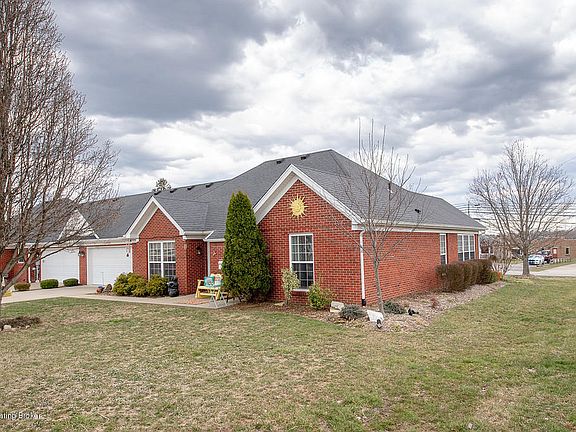 4th image of 137 Woodlake Dr