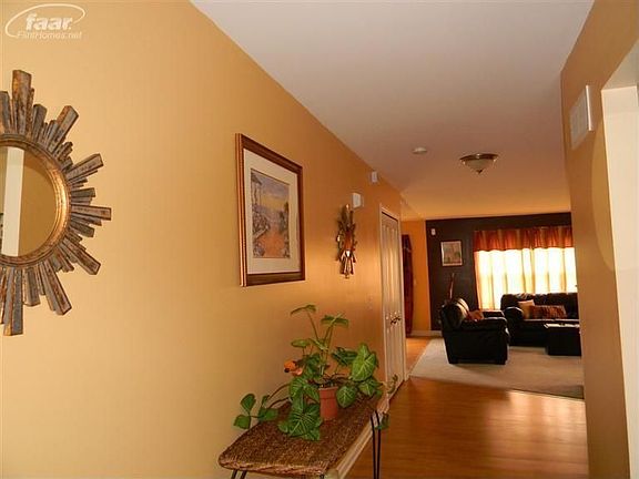 2nd image of 7059 Glenmeadow Ct