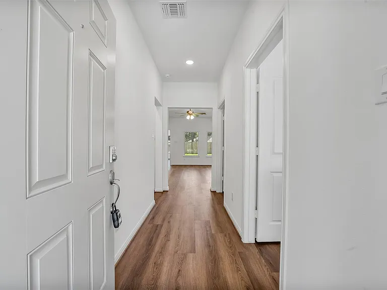 13614 Pine Dr — Photo 2