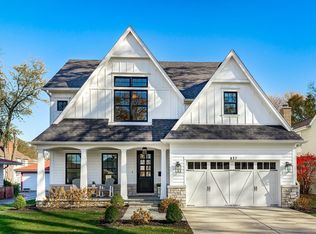 837 S Cambridge Ave, Elmhurst, IL