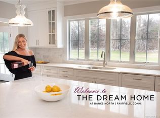 1115 Banks Rd N, Fairfield, CT 06824