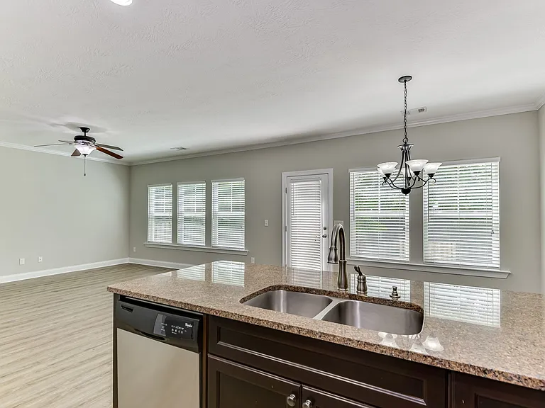 1913 Kenlock Dr — Photo 12