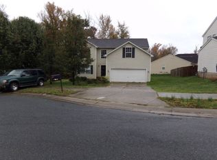 8513 Farnsworth Ln, Charlotte, NC 28215